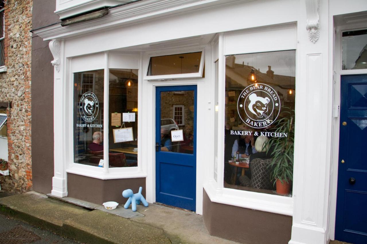 The Bear Bread Bakery B&B, Ensuite Rooms Above The Bakery, Colyton 외부 사진