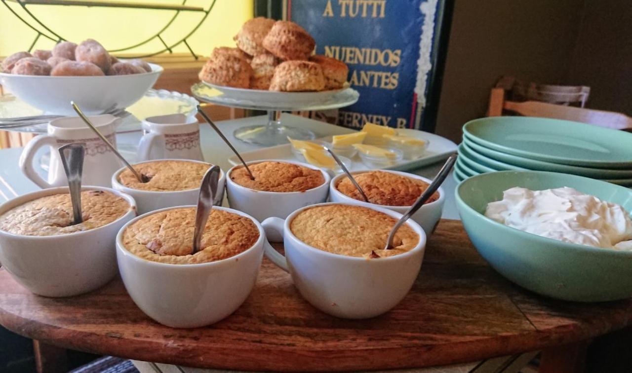 The Bear Bread Bakery B&B, Ensuite Rooms Above The Bakery, Colyton 외부 사진